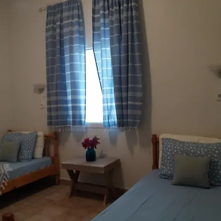 Sea Side With Swimming Pool & Parking דירה *