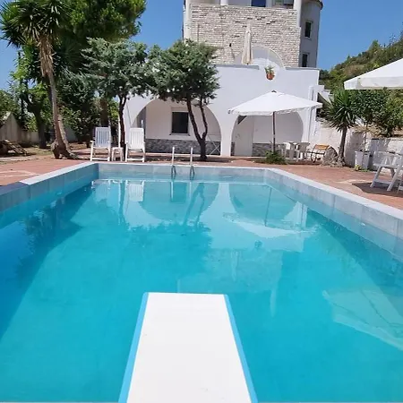 Sea Side With Swimming Pool & Parking *